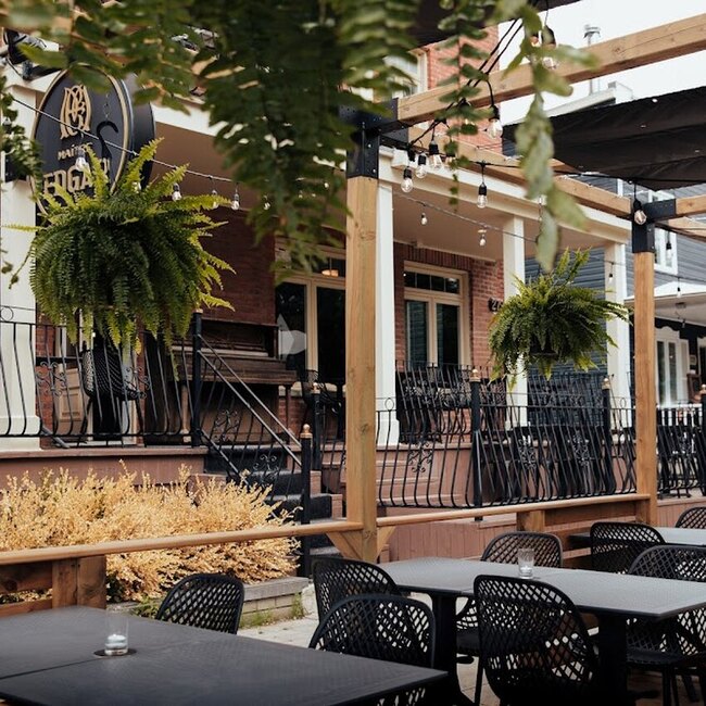 Ma&icirc;tre Edgar - L'Assomption Takeout Available Restaurants