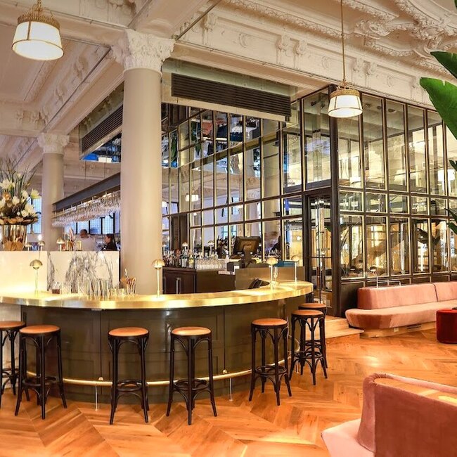 Henri Brasserie Fran&ccedil;aise + Lounge - Restaurants pr&egrave;s de: H3B3C4