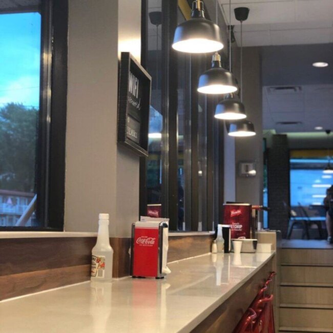 Les Friteries Montr&eacute;al - Restaurants pr&egrave;s de: H1B4A4