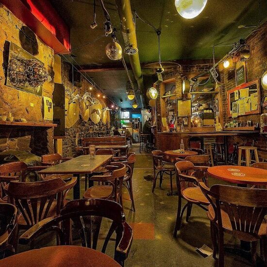 Fou-Bar - Restaurants in Quebec
