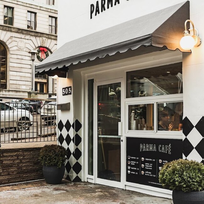 Parma Café - Restaurants Pizza près de: H3B4E8