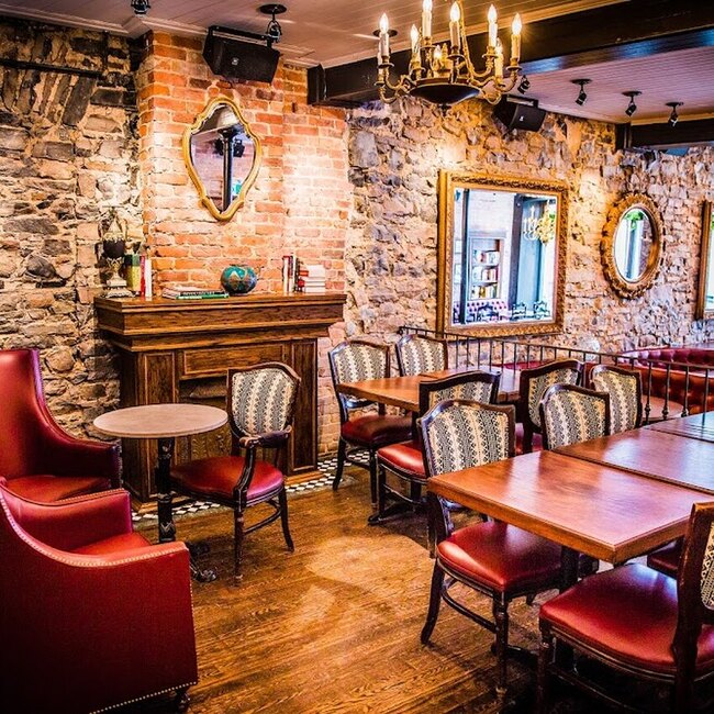 Pub Wolf & Workman Restaurant