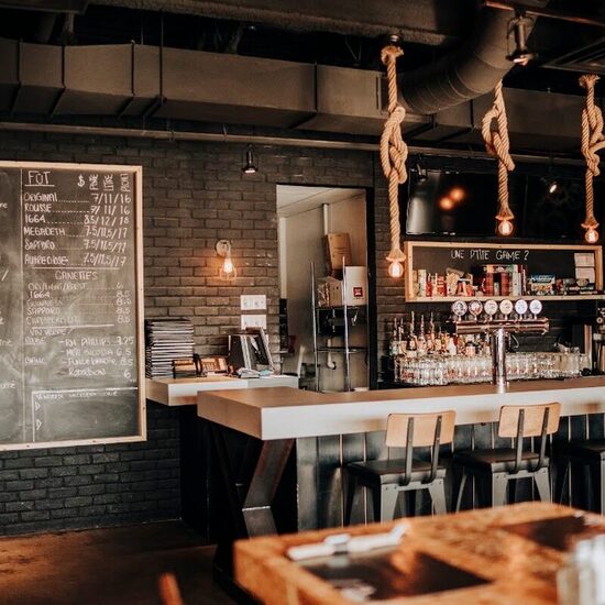 Pub La Fabrik - Pizza, Pasta Restaurants in Quebec