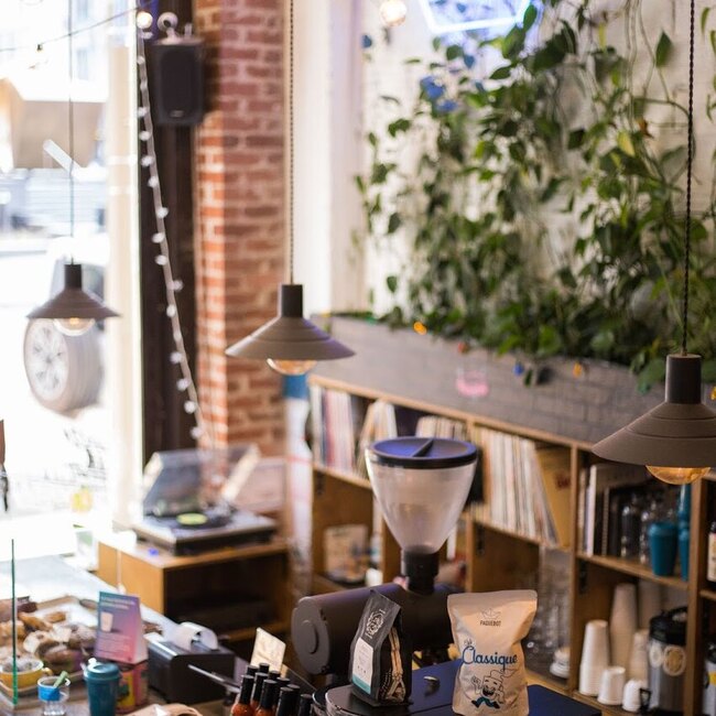 Paquebot Caf&eacute; -  Restaurants Near: H2Y1G6