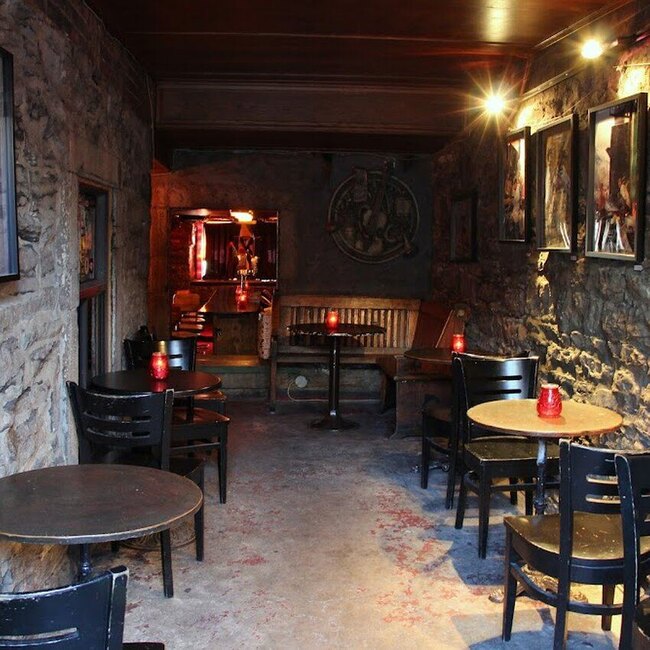 L'Escogriffe Bar - Restaurants pr&egrave;s de: H2T2T2