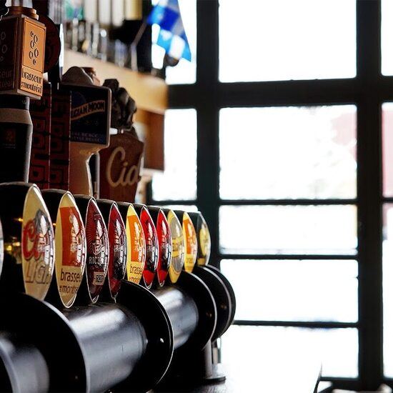 Taverne Jos Dion - Restaurants in Lower Town (Quartier St-Roch)