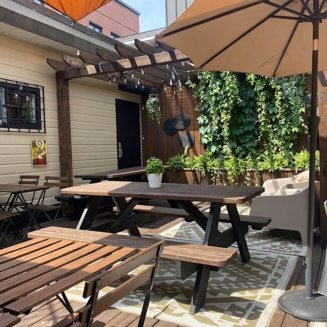 Café La Petite Voisine - Restaurants près de: J7Z5C6