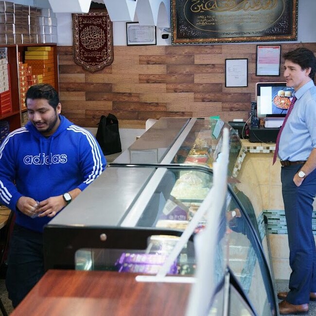 Central Sweets & Food-Hub - Restaurants Near: H2P1V5