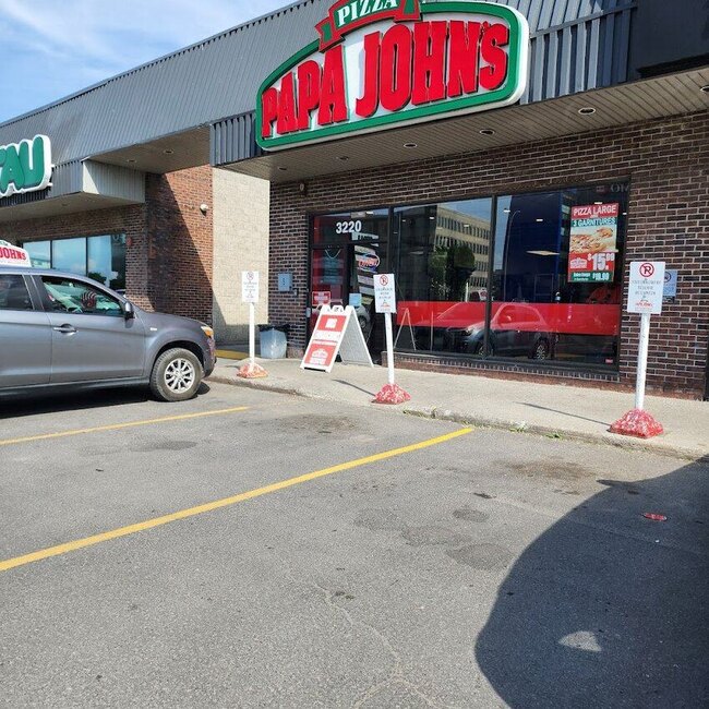 Papa John's - Delivery Restaurants in Montreal