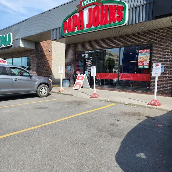 Papa John's - Restaurants in Laval