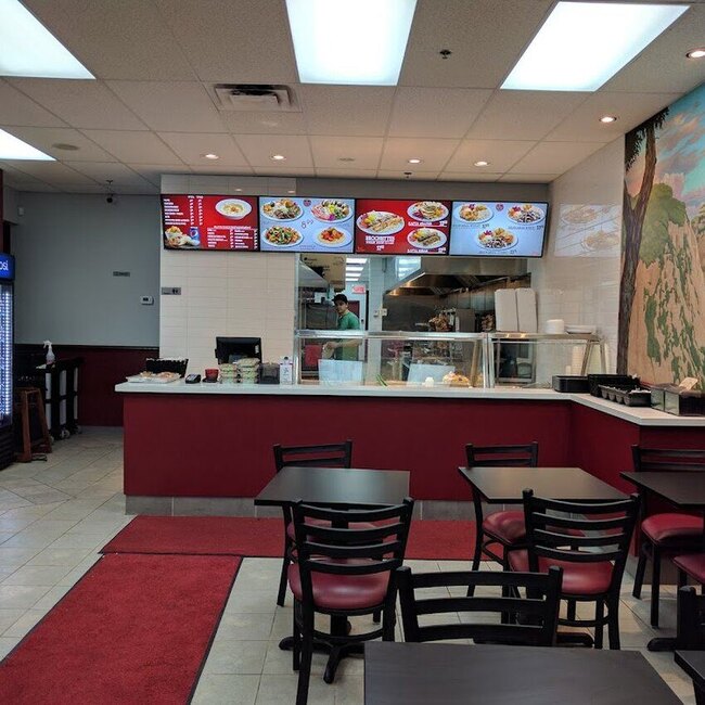 Boustan - Restaurants près de: H4A1E2