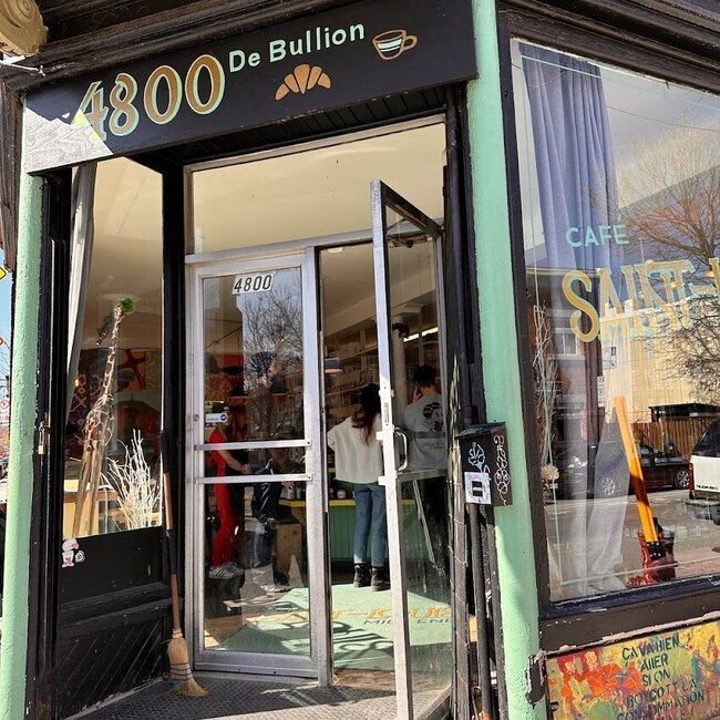 Le Saint Louis caf&eacute; -  Restaurants Near: H2J2L6