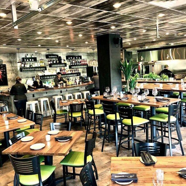 Hendrix Tapas & Burgers - Restaurants pr&egrave;s de: H1E1P3