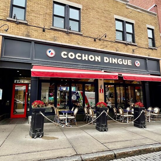Le Cochon Dingue - Restaurants Bistro, Sandwichs, Desserts et Sucreries, Salades, Tartares de Qu&eacute;bec