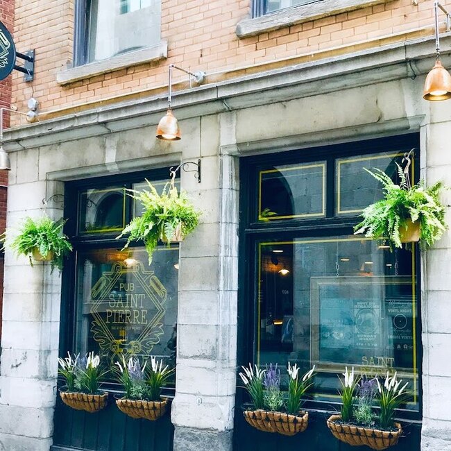 Pub Saint Pierre - Poutine, Kebab Restaurants Near: H2V4E4