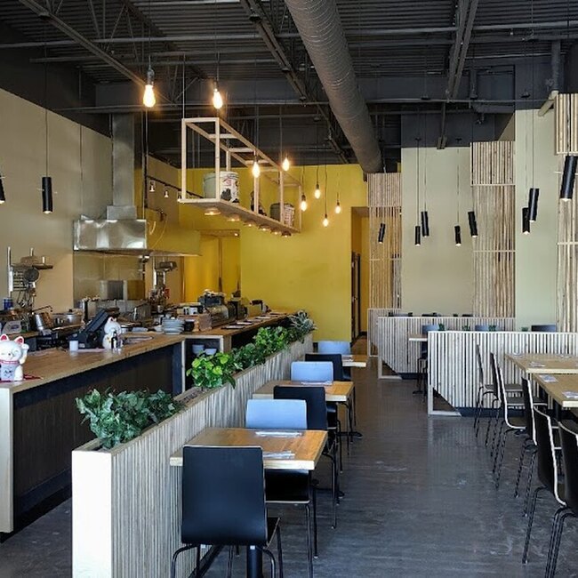 Bistro Isaka - Restaurants Commande en ligne LaSalle