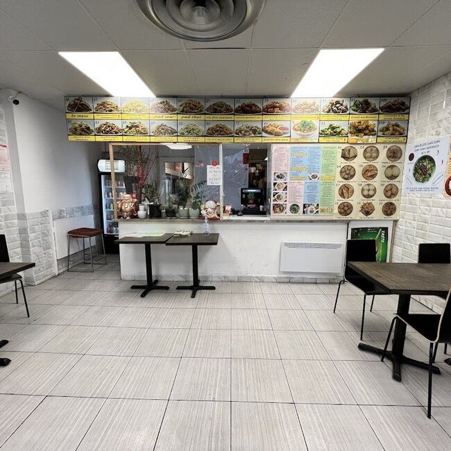 Fr&egrave;res Restaurant -  Restaurants Near: H1V1X9