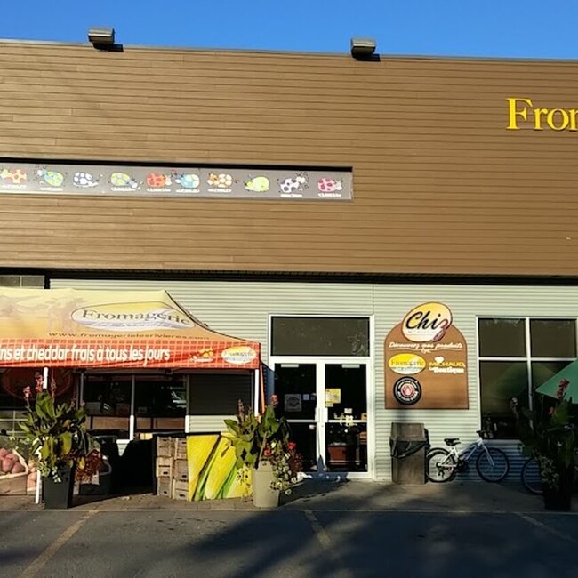 Fromagerie Les Rivi&egrave;res - Poutine, Grilled Cheese, American Restaurants in Neufch&acirc;tel