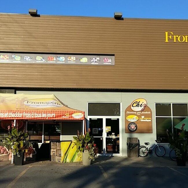 Fromagerie Les Rivières - Poutine, American, Breakfast, Cafés Restaurants in Neufchâtel