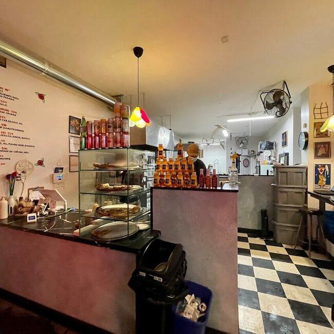 Pizza Bouquet - Restaurants Plats &agrave; emporter Ouverts pour souper Petite-Italie