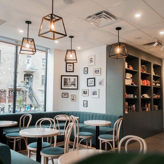 Patisserie Lawrence V. - Mile-End Open Supper Restaurants