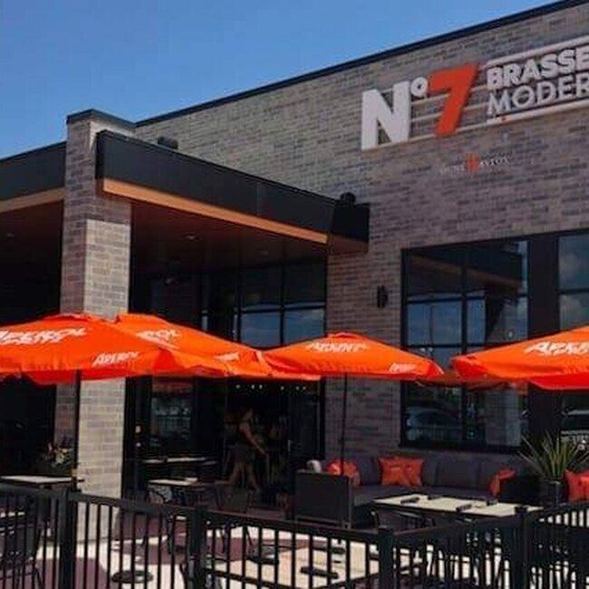 Le Num&eacute;ro 7 - Brasserie Moderne - Restaurants Tapas Ouverts midi Grand Montr&eacute;al