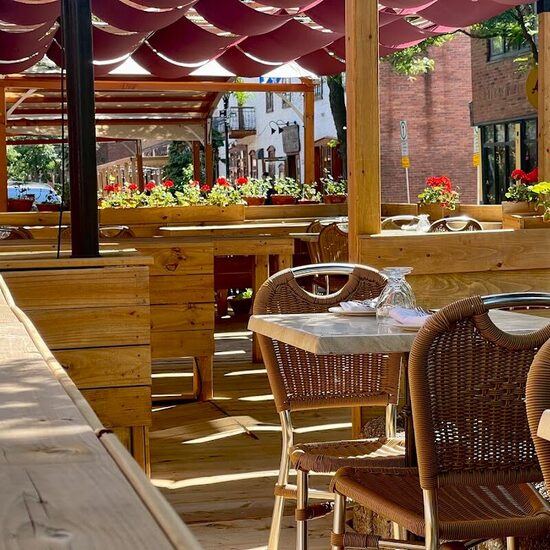 Les Oiseaux - Restaurants in Montreal