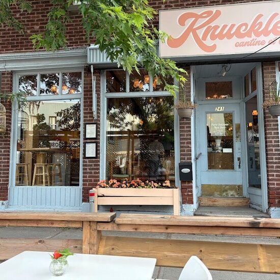 Photo of Knuckles Cantine & Vins, Ahuntsic-Cartierville - Montreal