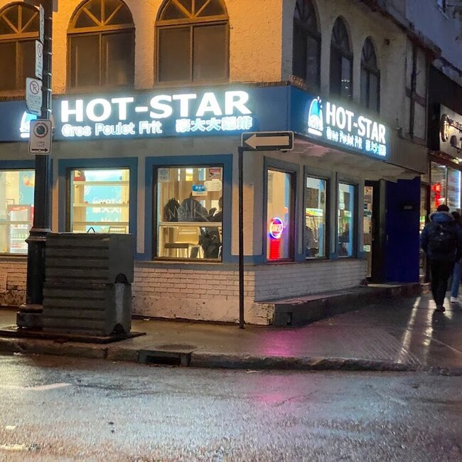 Hot Star Montreal - Restaurants Persans, Poulet-Frit pr&egrave;s de: H2V4E4