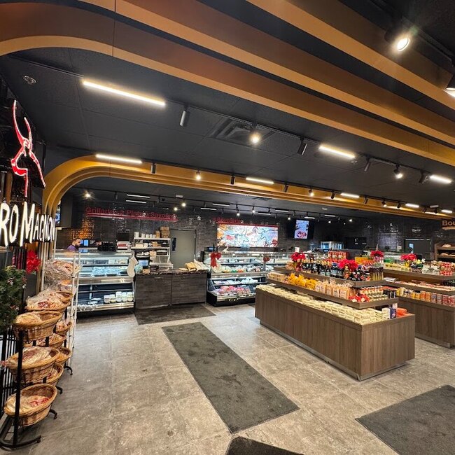 Boucherie Le Cro Magnon - Restaurants Livraison, Commande en ligne près de: H7E2C6