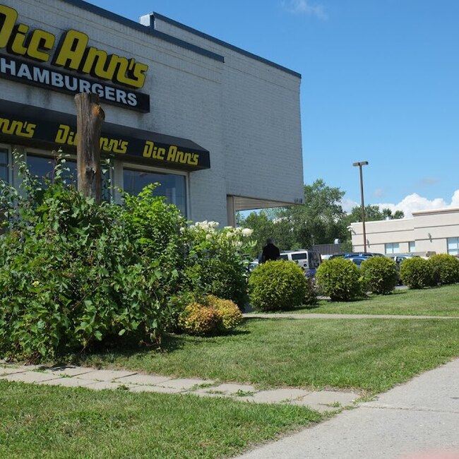 Dic Ann's Hamburgers - Laval Online Ordering Open Supper Restaurants
