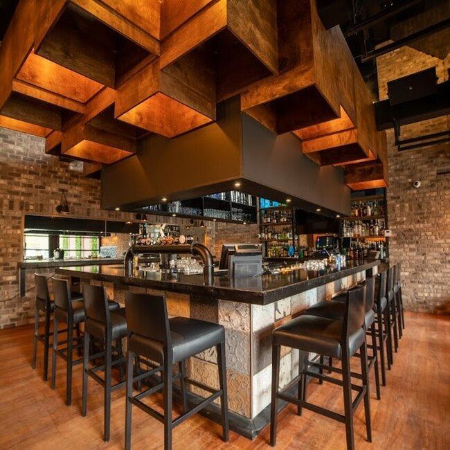 Le Lounge - Restaurants pr&egrave;s de: J0R1R0