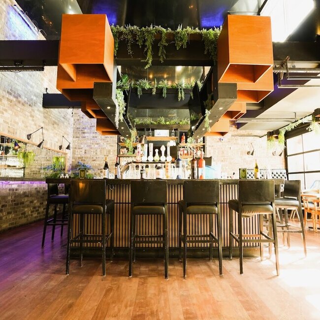 Le Lounge - Restaurants pr&egrave;s de: J0R1K0