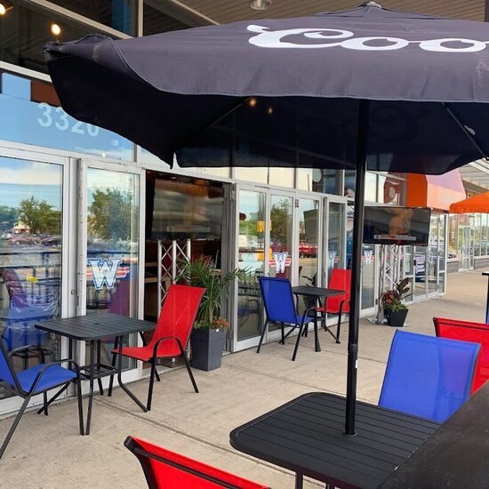 Wild Wing Brasserie Sportive - Poutine, Sandwiches Restaurants in Montreal