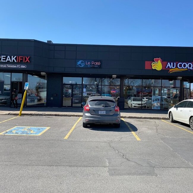 Le Pok&eacute; Station - Restaurants Entr&eacute;e accessible aux fauteuils roulants Dollard-des-Ormeaux