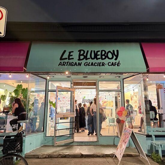 Le Blueboy: Artisan Glacier - Restaurants in Montreal