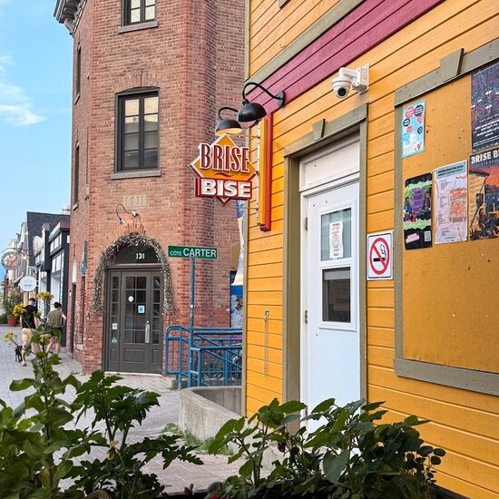 Bistro-Bar Le Brise Bise - Pubs de la Rive-Sud (Québec)