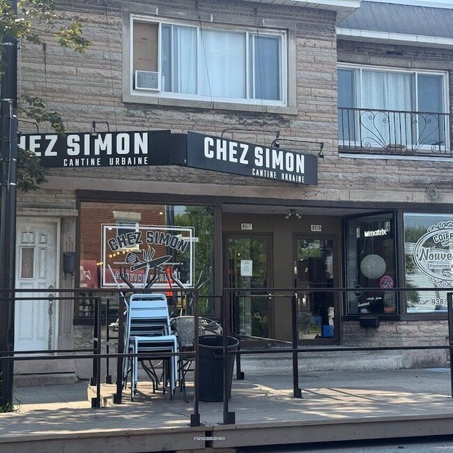 Chez Simon Cantine Urbaine - Poutine in Montreal