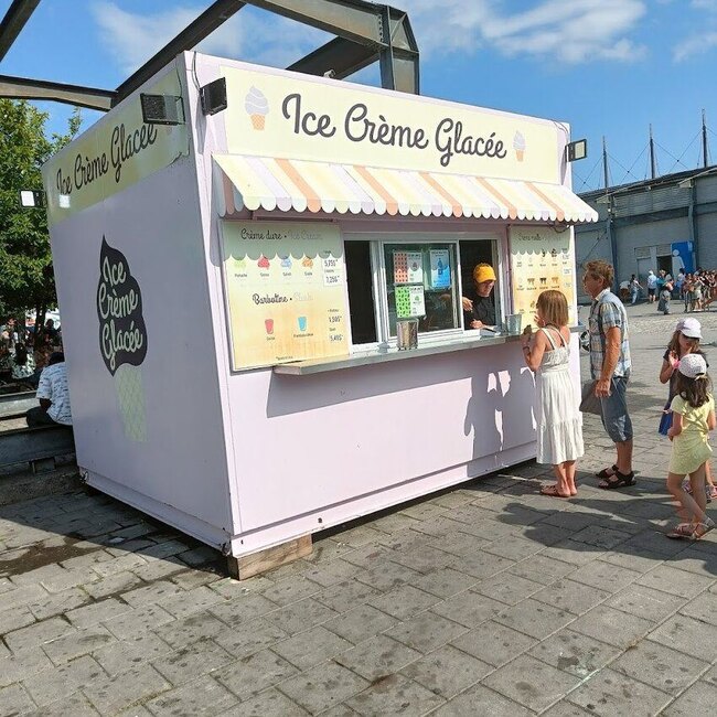 Ice Cr&egrave;me Glac&eacute;e - Old Montreal Ice Cream