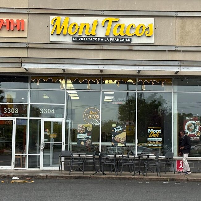 Mont Tacos - Restaurants près de: J4V2H6