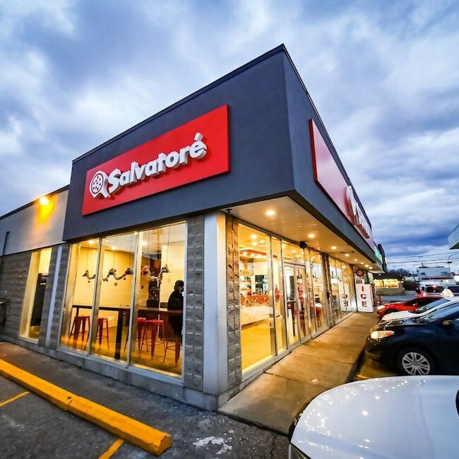 Pizza Salvator&eacute; - American Restaurants in Montreal