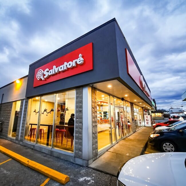 Pizza Salvatoré - Restaurants Near: J2T1K3