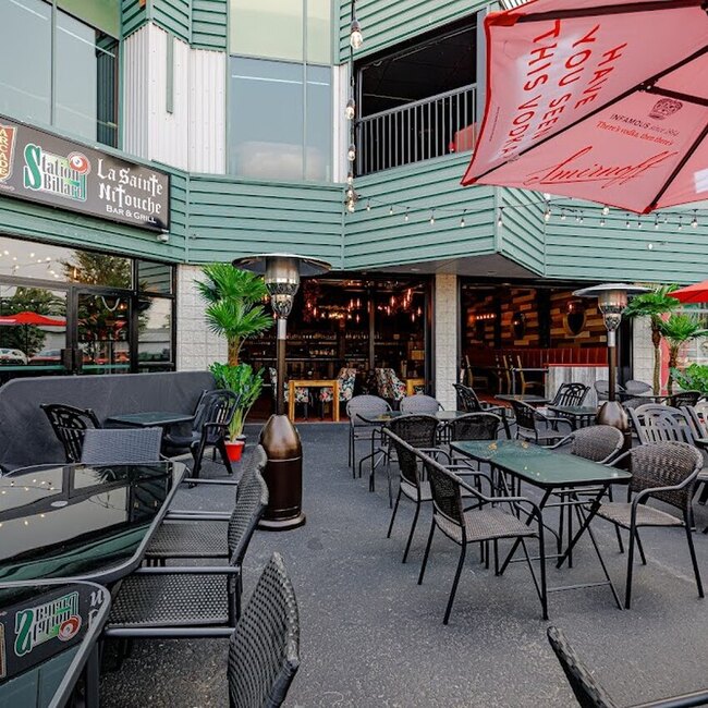 La Sainte-Nitouche / Station Billard - Restaurants Souper dansant Montr&eacute;al