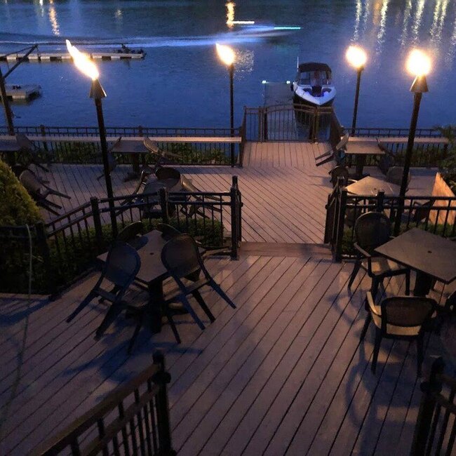 Le Cracheur De Feu Restaurant Beloeil, QC