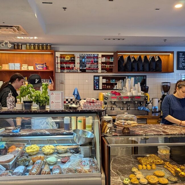 Mano Figa - Restaurants pr&egrave;s de: H3C2B2