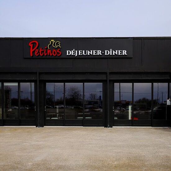 Photo of Petinos, Brossard