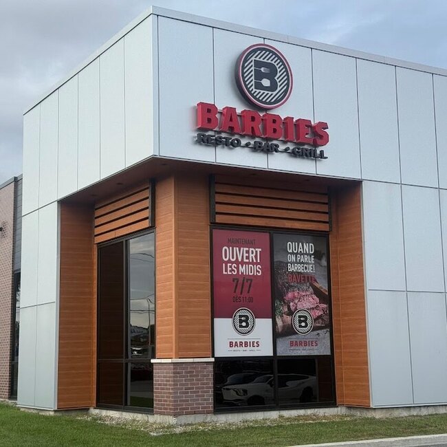 Barbies Resto Bar Grill - Restaurants pr&egrave;s de: J3E1Y8