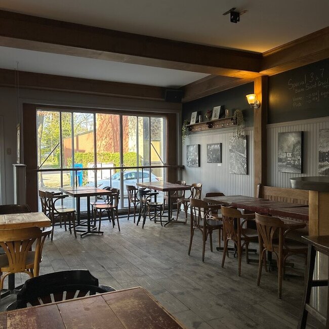 Microbrasserie Artisanale Le Saint-Graal Restaurant Sainte-Thérèse: Menu, Avis & Réserver (2026)