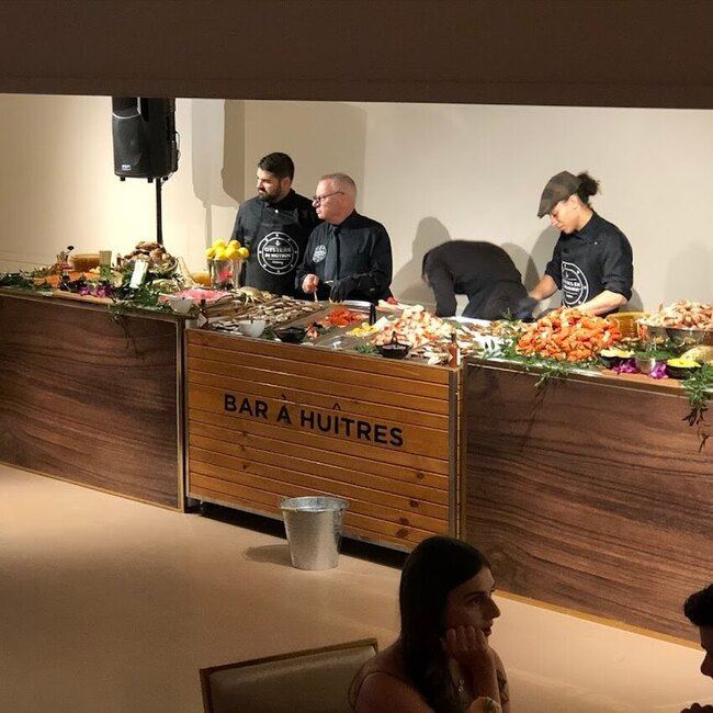 Hu&icirc;tres en Mouvement - Restaurants Ouverts le matin C&ocirc;te-des-Neiges