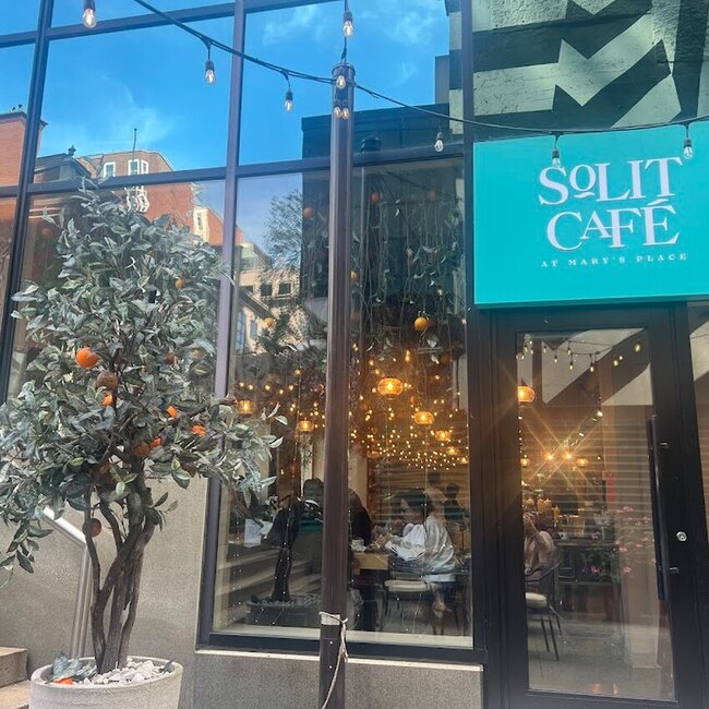 SoLIT Caf&eacute; Restaurant